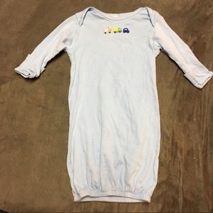 🍏2 Gerber Baby sleep gowns 0-6 months